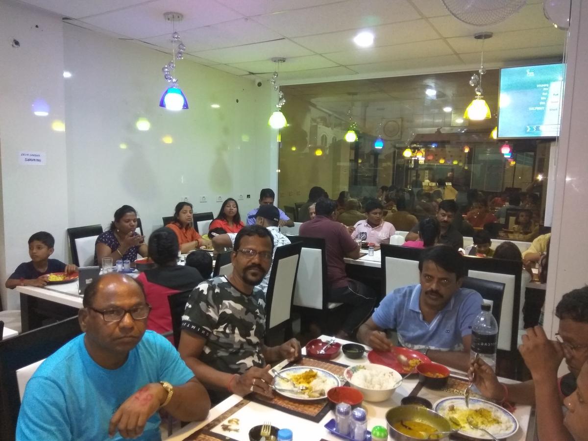 Hotel Hari Om Delhi Darbar Pattaya Esterno foto