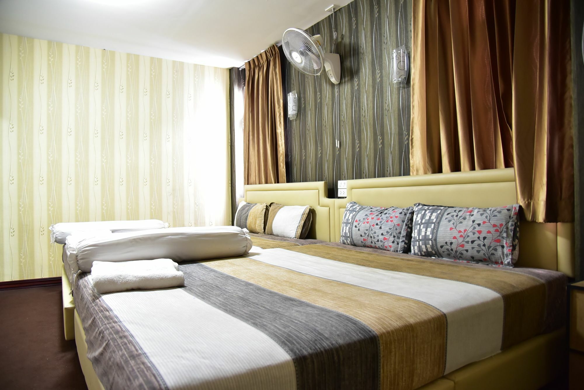 Hotel Hari Om Delhi Darbar Pattaya Esterno foto