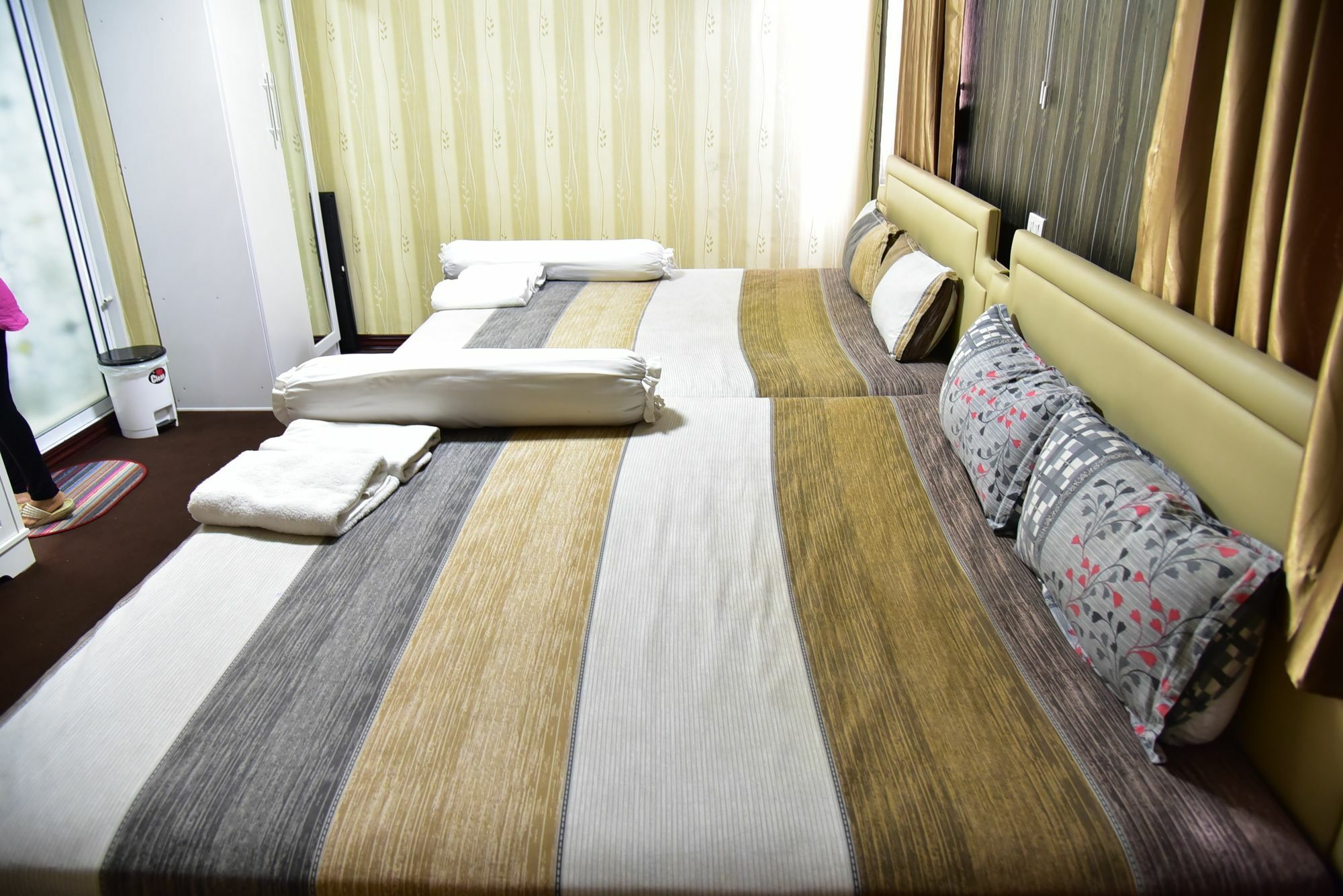 Hotel Hari Om Delhi Darbar Pattaya Esterno foto